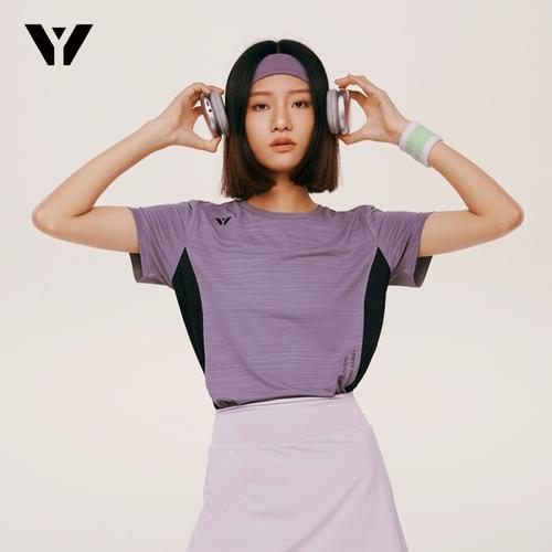 夏日运动新风尚 速干拼接瑜伽上衣的透气时尚魅力