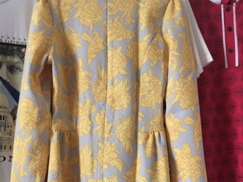 武汉尾货服装批发市场 库存清仓，低价批发童装及男女装