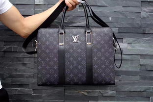 广州二手服装鞋帽箱包市场 巴宝莉、普拉达、LV等奢侈品牌货源直供解析